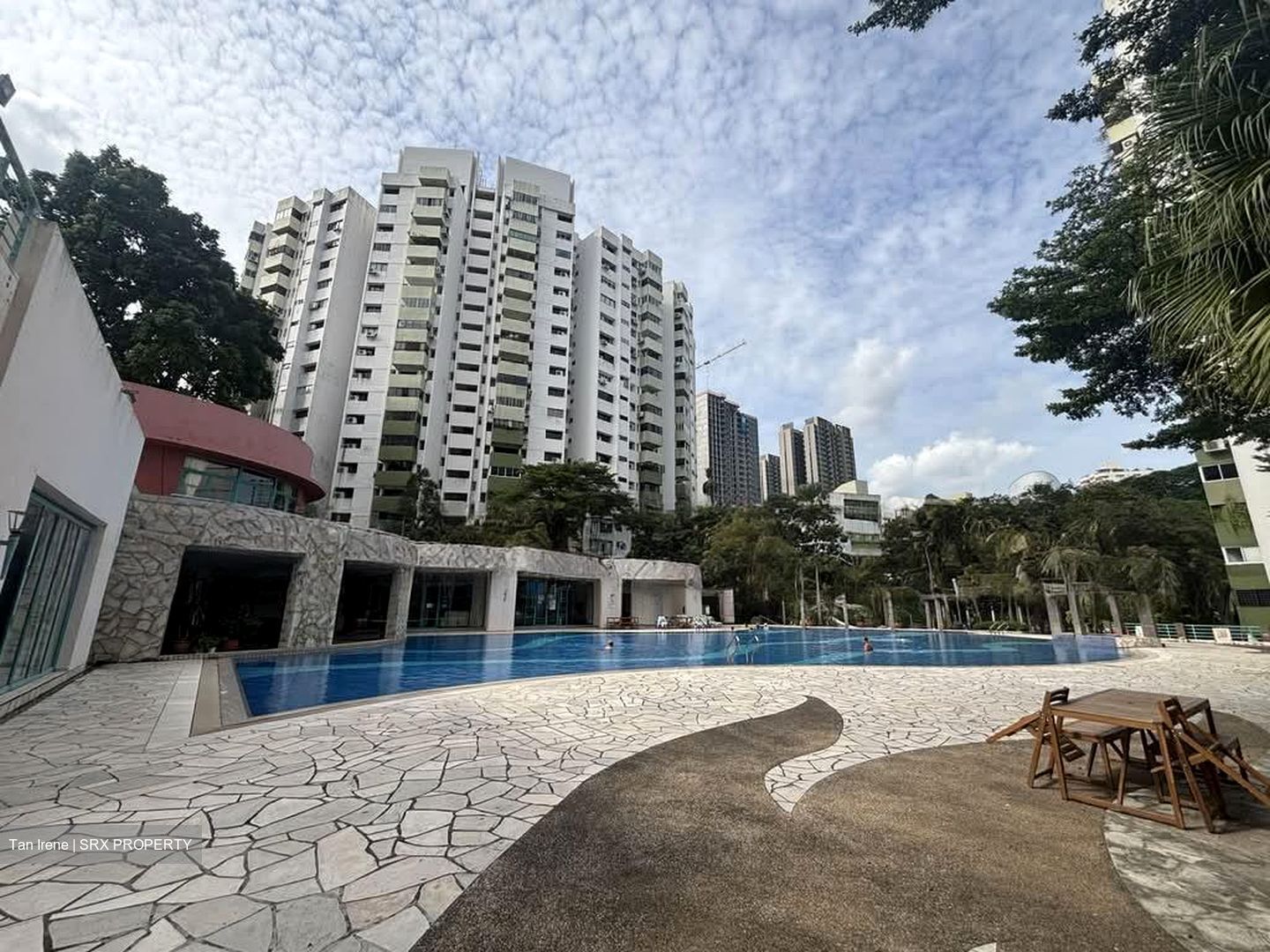 Pine Grove (D21), Condominium #578574531